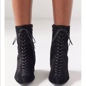 Vagabond suede lace-up bootie